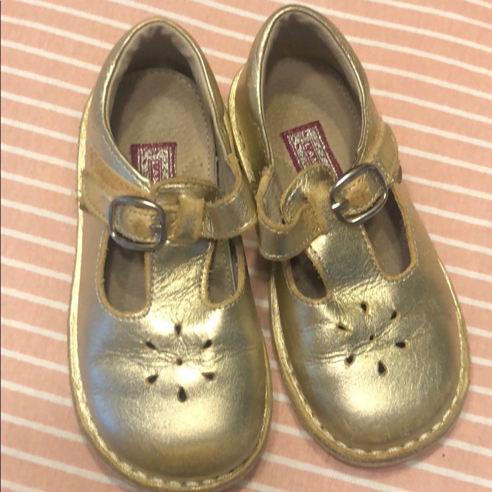 Gently worn girls L’amour shoes